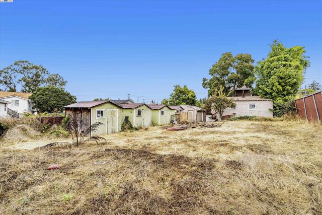 Image 22 of 23 For 22967 Maud Ave