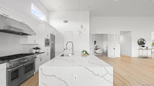 16925 Old Coach Rd, Poway CA: https://media.crmls.org/mediaz/ff2ecc98-c79e-4c6a-98bd-1cf50349251f.jpg