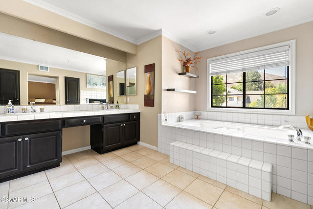 29636 Quail Run Drive, Agoura Hills CA: https://media.crmls.org/mediaz/ff300968-24d5-49f1-9900-0681f0c59457.jpg