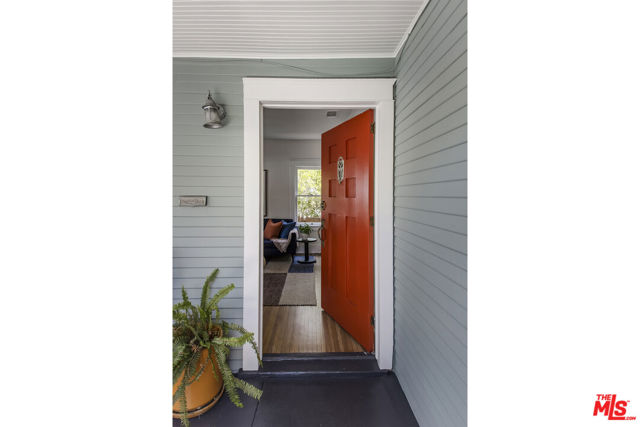 5928 Meridian Street, Los Angeles CA: https://media.crmls.org/mediaz/ff30840b-0558-487f-82a3-2df6756ba04d.jpg
