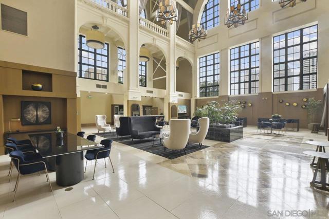 700 W E St, San Diego CA: https://media.crmls.org/mediaz/ff30d05d-4386-46f5-9190-6d31cc56b44d.jpg