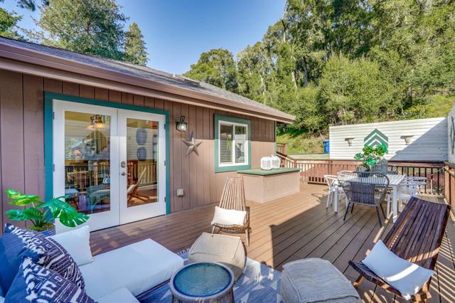 851 Burns Avenue, Aptos CA: https://media.crmls.org/mediaz/ff318a6b-adbe-42ab-8dbd-cafa831daef3.jpg