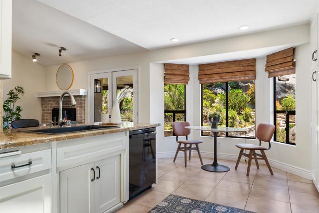 28551 Meadow Glen Way W, Escondido CA: https://media.crmls.org/mediaz/ff31af0b-0d00-4107-8859-416ee99c428f.jpg