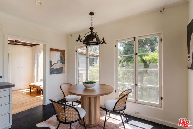 463 N Greencraig Road, Los Angeles CA: https://media.crmls.org/mediaz/ff31b004-e7ac-48c0-a5e8-0ce924eefda0.jpg