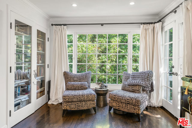 2558 Glendower Avenue, Los Angeles CA: https://media.crmls.org/mediaz/ff323dfd-4dbd-4280-90dd-5a8ced582054.jpg