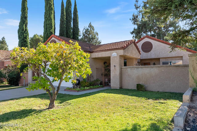 6691 Pecan Avenue, Moorpark CA: https://media.crmls.org/mediaz/ff3241df-8d0b-4e08-91cd-25187eefa575.jpg