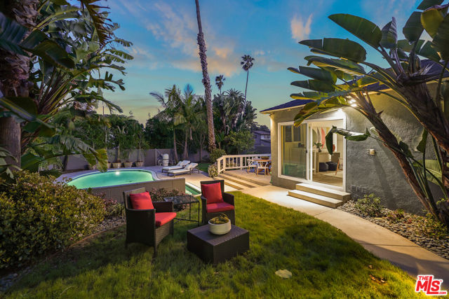 2212 Navy Street, Santa Monica CA: https://media.crmls.org/mediaz/ff331d2b-bc3a-47a8-a808-d9d3af4a2199.jpg
