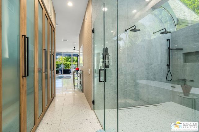 30 Mayfair Drive, Rancho Mirage CA: https://media.crmls.org/mediaz/ff332c11-7344-422c-886d-8746eeb124ab.jpg