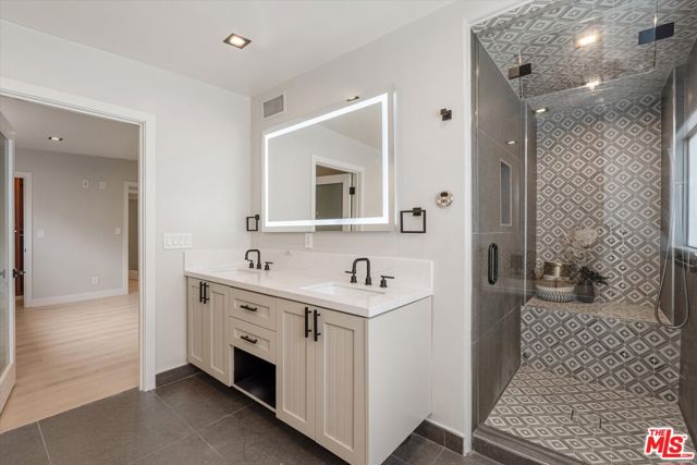 10650 Putney Road, Los Angeles CA: https://media.crmls.org/mediaz/ff333c66-b583-49ce-8fe2-33d8ecb806cc.jpg