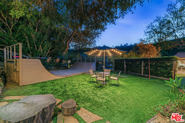 30603 El Sueno Drive, Malibu CA: https://media.crmls.org/mediaz/ff33f3ff-a5d5-490b-a9bf-1a5337b378dc.jpg