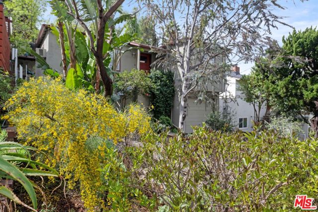 748 S Avenue 60, Los Angeles CA: https://media.crmls.org/mediaz/ff357498-3541-4abf-8299-9ccf7e857fdb.jpg