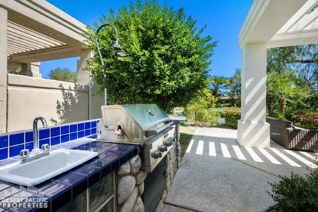 75070 Muirfield Court, Indian Wells CA: https://media.crmls.org/mediaz/ff35dfdf-6237-4e4d-ab1b-caba1a215097.jpg