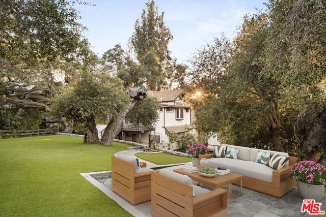 20500 Paradise Lane, Topanga CA: https://media.crmls.org/mediaz/ff36283b-0d4b-407d-9a8e-d5895dba2a0e.jpg