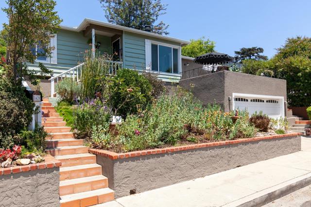 8420 Porter Hill Terrace, La Mesa CA: https://media.crmls.org/mediaz/ff36898d-b5c6-414f-aa56-1172b07e37ab.jpg