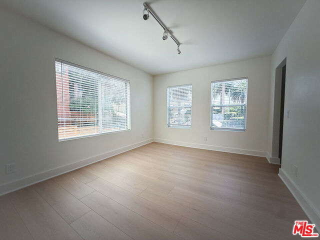 1947 Clinton Street, Los Angeles CA: https://media.crmls.org/mediaz/ff36b079-bdd5-4e67-aa8c-b7a61efc71ea.jpg