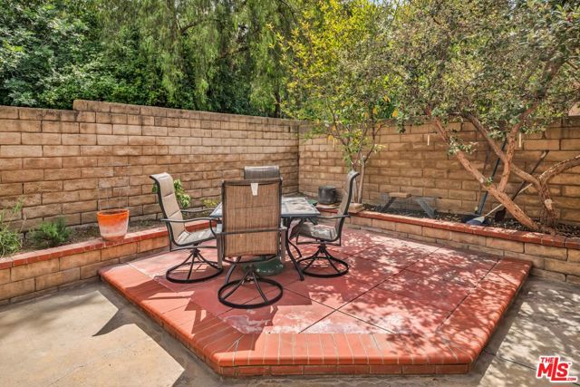 23234 Valerio Street, West Hills CA: https://media.crmls.org/mediaz/ff3707f6-3360-4e62-8a70-a79eff0e3442.jpg