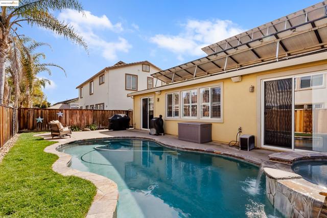 5282 Fern Ridge Cir, Discovery Bay CA: https://media.crmls.org/mediaz/ff376bde-a958-4e59-811f-0e57d0306409.jpg