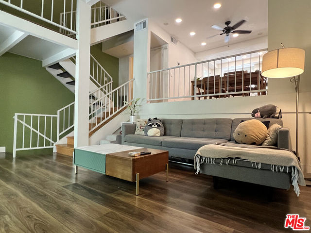 13609 Valerio Street, Van Nuys CA: https://media.crmls.org/mediaz/ff3774a1-7d81-418c-ba7a-c7941f42b2fa.jpg