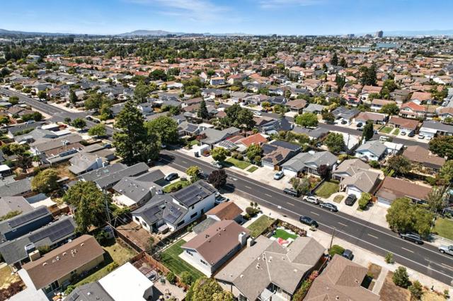 417 Hiller Street, Belmont CA: https://media.crmls.org/mediaz/ff37a000-f0d4-4777-89be-343685a886e8.jpg