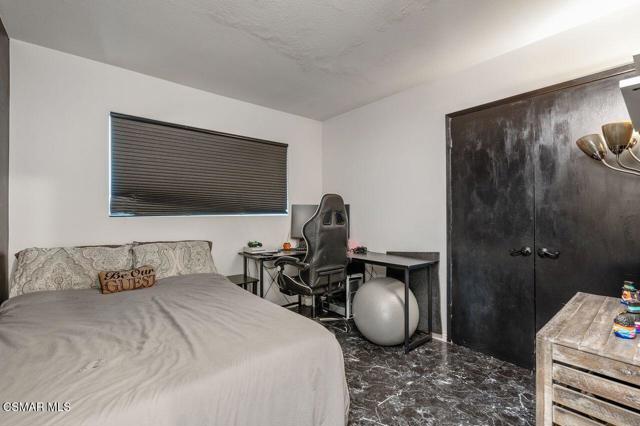 1076 Calle Contento, Thousand Oaks CA: https://media.crmls.org/mediaz/ff38047e-45eb-4fdf-acc7-60e1c7911fec.jpg