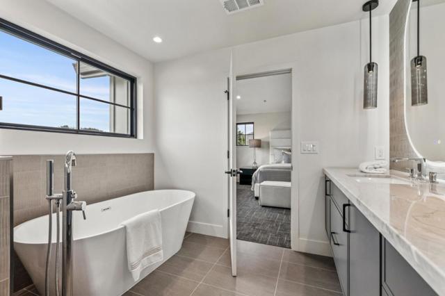 587 Creekside Court, Half Moon Bay CA: https://media.crmls.org/mediaz/ff386e4c-d640-4342-a187-c4ffe797e171.jpg