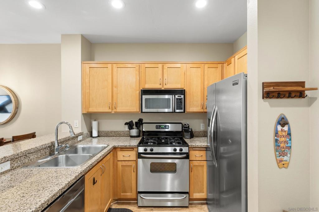 450 J St - photo 3
