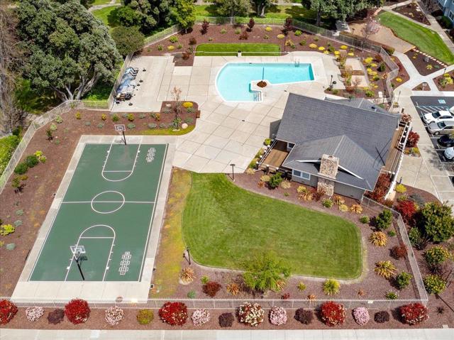 714 Comet Drive, Foster City CA: https://media.crmls.org/mediaz/ff38c1a2-b33f-44eb-912b-4527cd0c6fe6.jpg