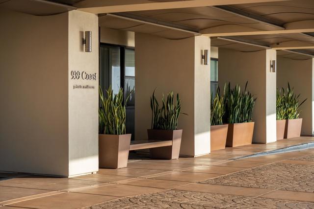 939 Coast Blvd, La Jolla CA: https://media.crmls.org/mediaz/ff392a9e-6d00-40e2-91f4-7ffc6e2c9643.jpg