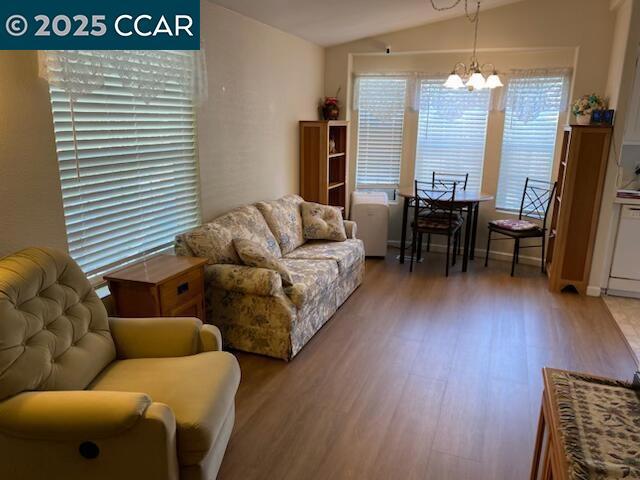 149 Galloway Dr, Concord CA: https://media.crmls.org/mediaz/ff395865-9494-47f5-b674-030609e7c451.jpg