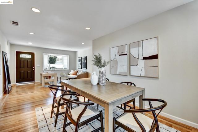 1443 Phantom Ave, San Jose CA: https://media.crmls.org/mediaz/ff3a5400-98ae-4e5e-bcf7-c50a56810cbd.jpg