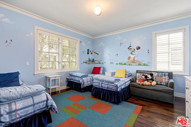 9355 Kirkside Road, Los Angeles CA: https://media.crmls.org/mediaz/ff3a6fbe-2594-4a3f-ba24-c5fa3337079a.jpg