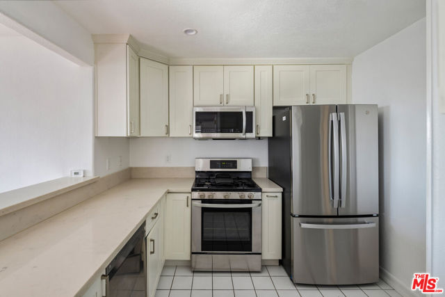 1216 S Saltair Avenue, Los Angeles CA: https://media.crmls.org/mediaz/ff3a8393-0e31-4849-a925-53286ee16793.jpg