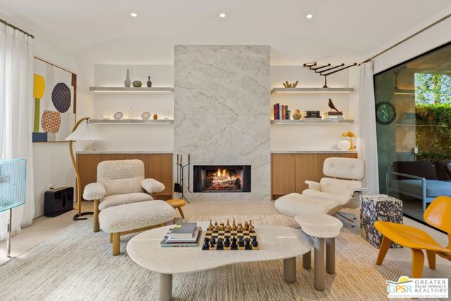 2264 Oakcrest Drive, Palm Springs, CA 92264