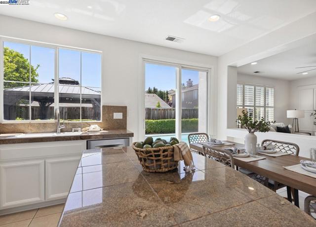 156 Elisha Ln, San Ramon CA: https://media.crmls.org/mediaz/ff3b6c70-e9bf-4986-bb10-618d9e83f8e4.jpg