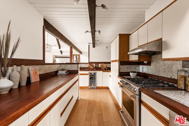 20500 Paradise Lane, Topanga CA: https://media.crmls.org/mediaz/ff3d68df-bbe6-471d-9817-9dbc943a692f.jpg