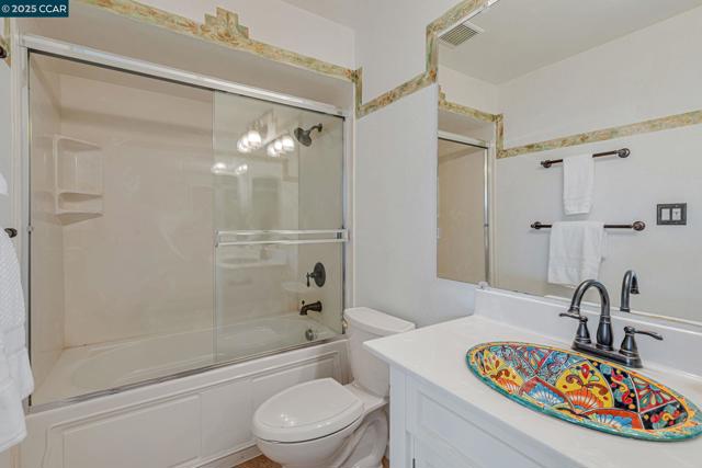 1335 Kenwal Rd, Concord CA: https://media.crmls.org/mediaz/ff3d9110-4e85-4823-b69b-015efba81c78.jpg