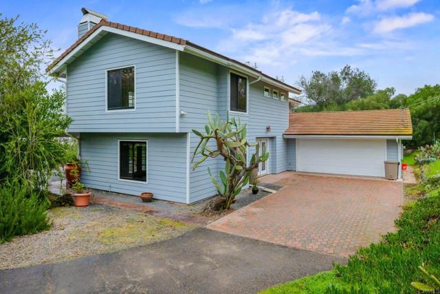 Detail Gallery Image 2 of 40 For 2278 Bautista Ave, Vista,  CA 92084 - 4 Beds | 2 Baths