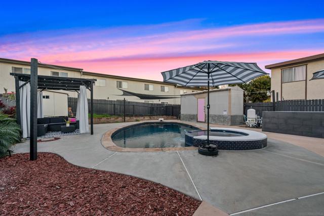 434 Del Mar Ct, Chula Vista CA: https://media.crmls.org/mediaz/ff3dff96-8513-45d5-8d61-e72c3f12a3dd.jpg