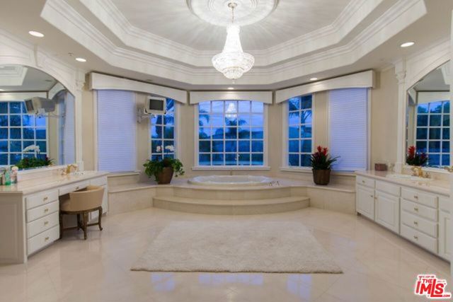 3855 BRUNSTON Court, Westlake Village CA: https://media.crmls.org/mediaz/ff3e099e-a61b-4bcf-b4b4-19f667760b80.jpg