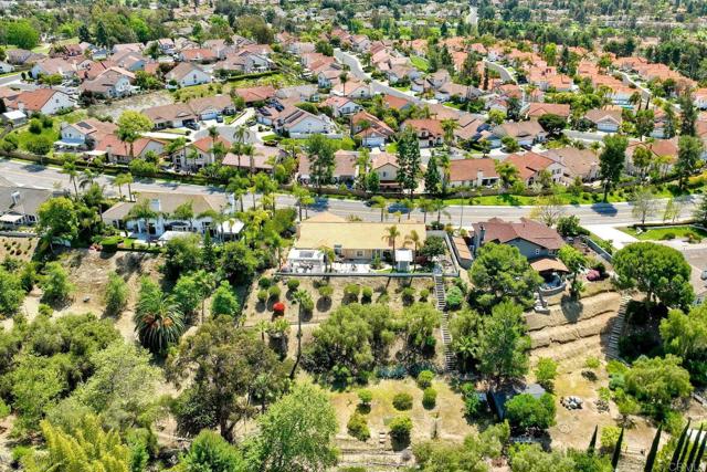 1336 Lupine Hills Drive, Vista CA: https://media.crmls.org/mediaz/ff3e4009-37d3-4a07-b444-1ef84d61ae6c.jpg