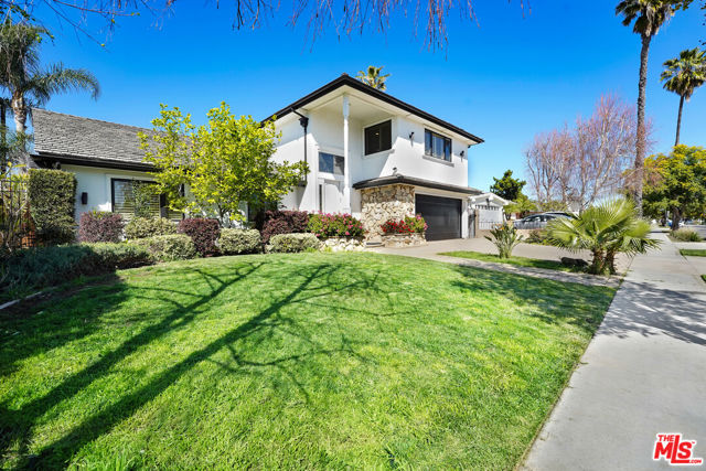 6409 Graves Avenue, Lake Balboa CA: https://media.crmls.org/mediaz/ff3e4659-3245-414c-b6ea-bb381e6daadd.jpg