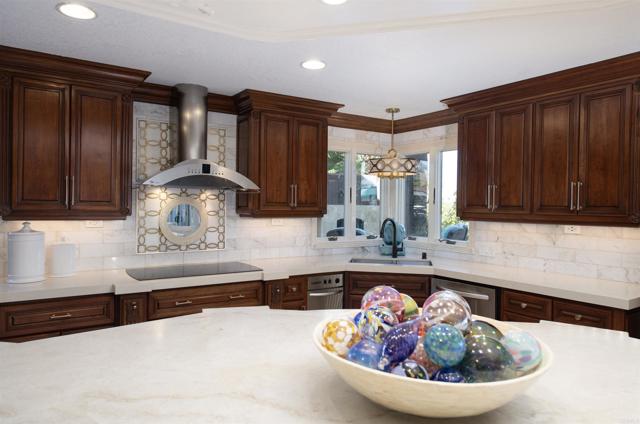 Detail Gallery Image 10 of 63 For 10737 Birch Bluff Ave, San Diego,  CA 92131 - 4 Beds | 3/1 Baths