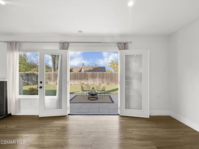 898 Oakmound Avenue, Newbury Park CA: https://media.crmls.org/mediaz/ff3f93cc-8894-4896-a24f-3e92c5506e94.jpg