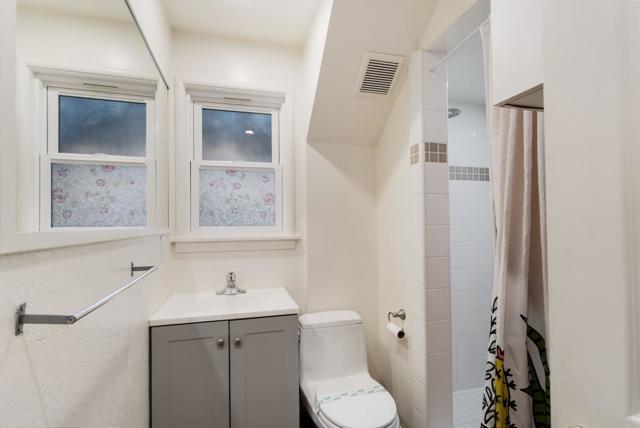 390 36th Avenue, Santa Cruz CA: https://media.crmls.org/mediaz/ff3fc9af-5f0e-49bb-b801-617c1ae1da96.jpg