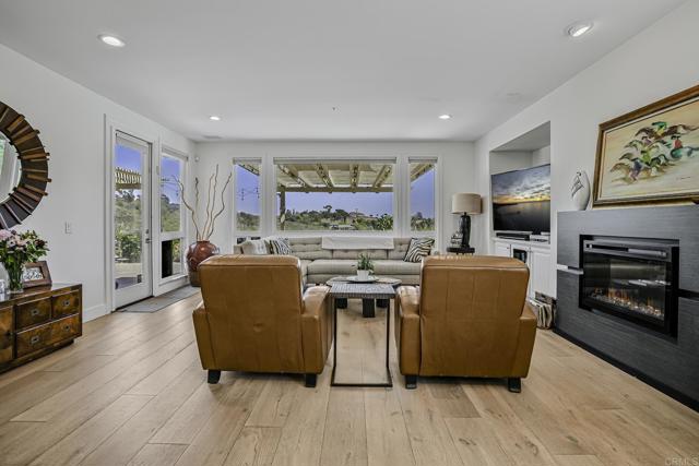 Detail Gallery Image 9 of 24 For 405 Bridoon Ter, Encinitas,  CA 92024 - 5 Beds | 4/2 Baths