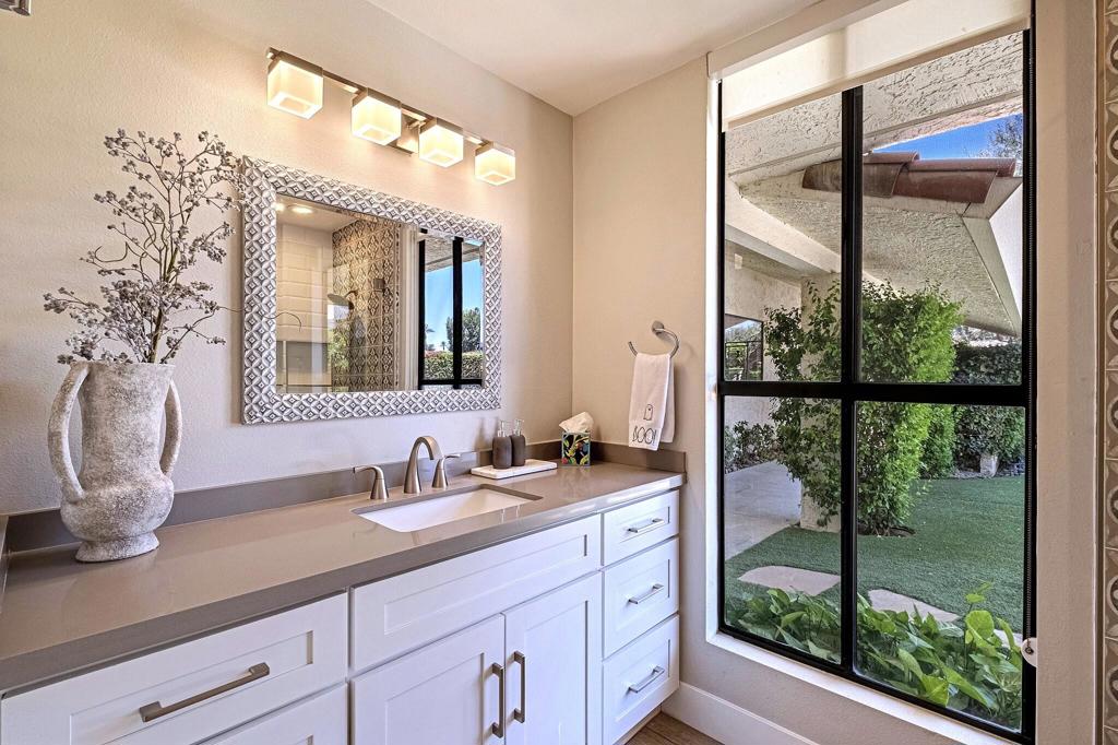 https://media.crmls.org/mediaz/ff41d6cf-0069-4998-9caf-e36b09c0fbfa.jpg?preset=X-Large