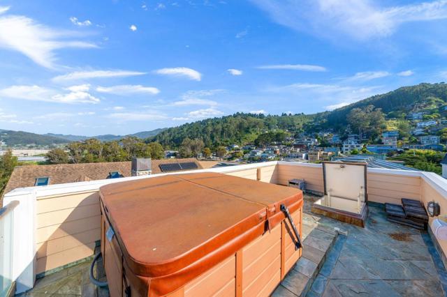 1207 Danmann Avenue, Pacifica CA: https://media.crmls.org/mediaz/ff42e29e-17ec-4105-8111-18907d70afe2.jpg