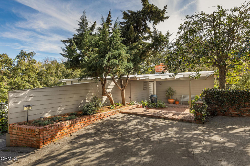 680 Linda Vista Avenue