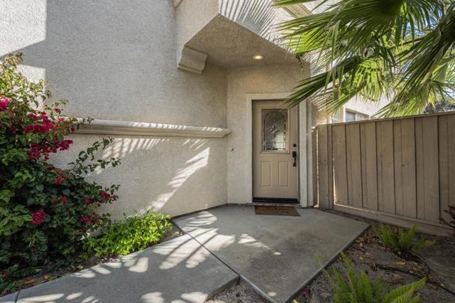 27320 Bavella Way, Salinas CA: https://media.crmls.org/mediaz/ff44d2fe-e9d4-4988-bf0a-648d0db94a5b.jpg