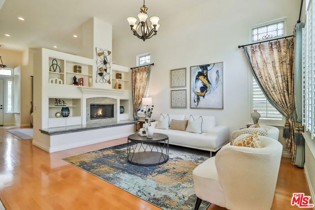 2857 Limestone Drive, Thousand Oaks CA: https://media.crmls.org/mediaz/ff45d256-9242-474e-a960-a93f82fecc13.jpg